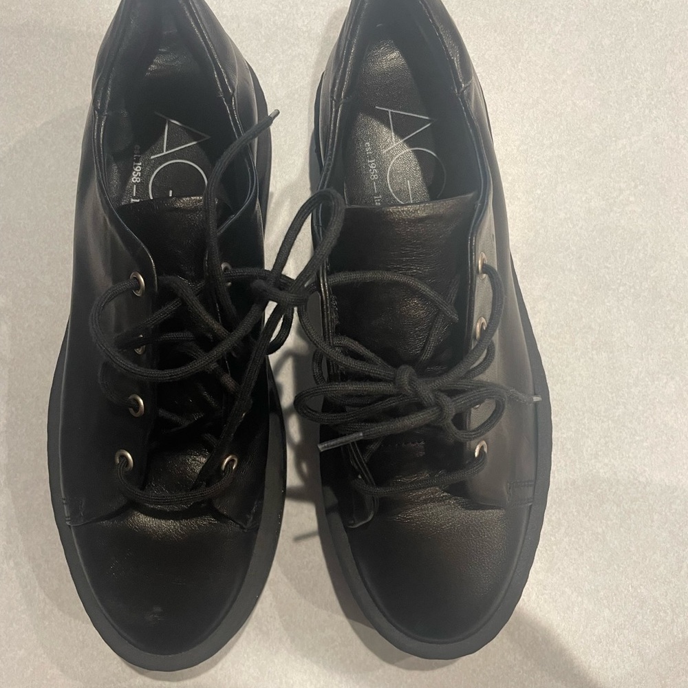 AGL NWOT Black Leather Platform Sneakers Women’s Sz 6 (36 1/2)